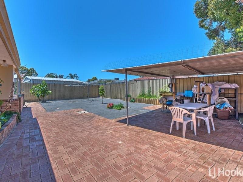 81 Greenway Ave, Thornlie WA 6108