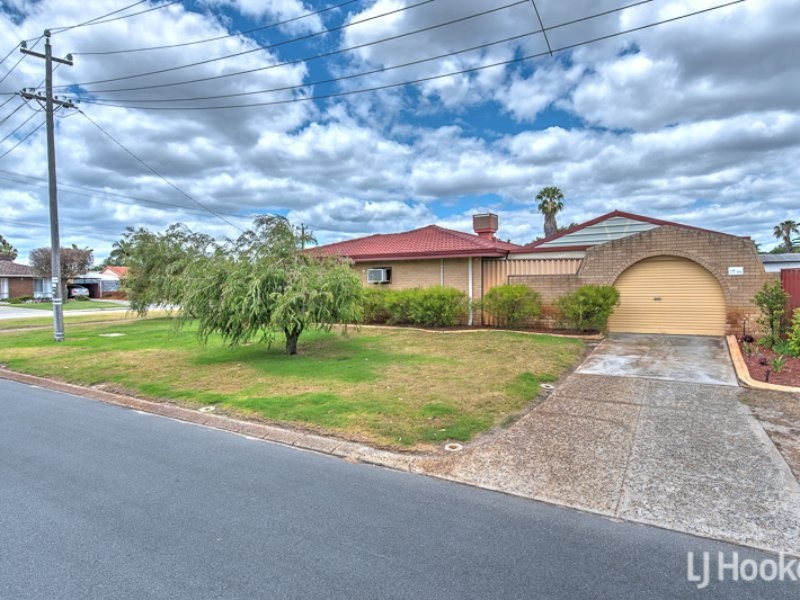 13 Storey Road, Thornlie WA 6108