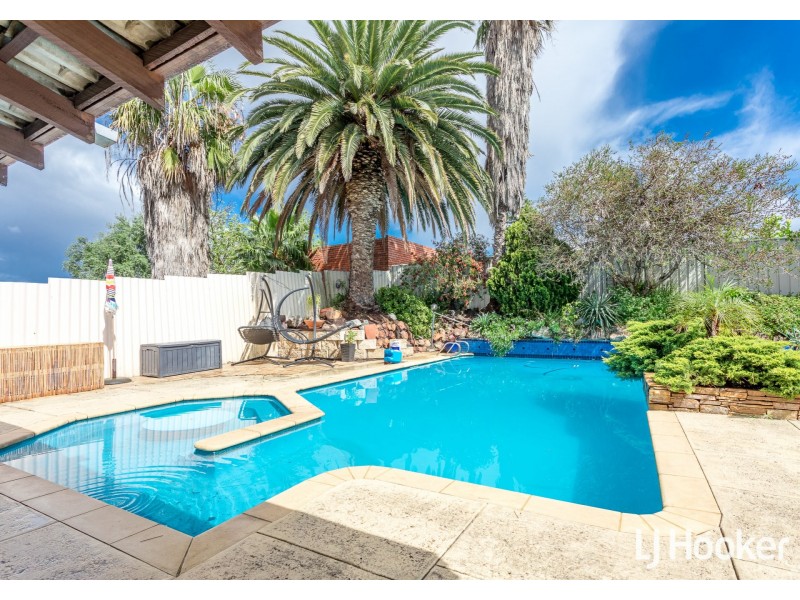 9 Camborne Way, Thornlie WA 6108