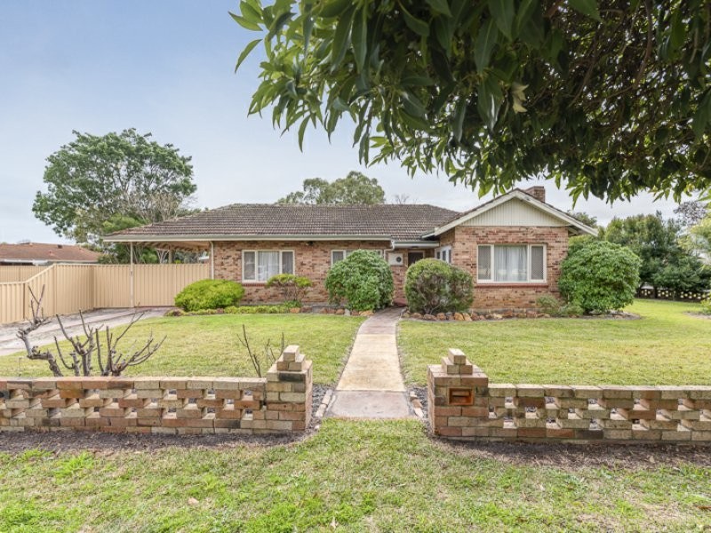 1 Clancy Way, Thornlie WA 6108