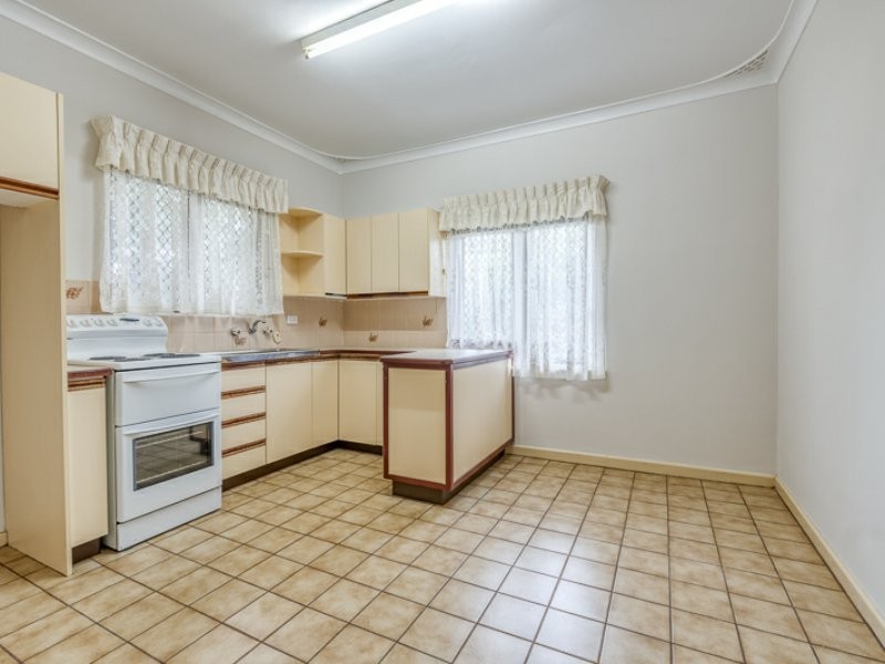 1 Clancy Way, Thornlie WA 6108