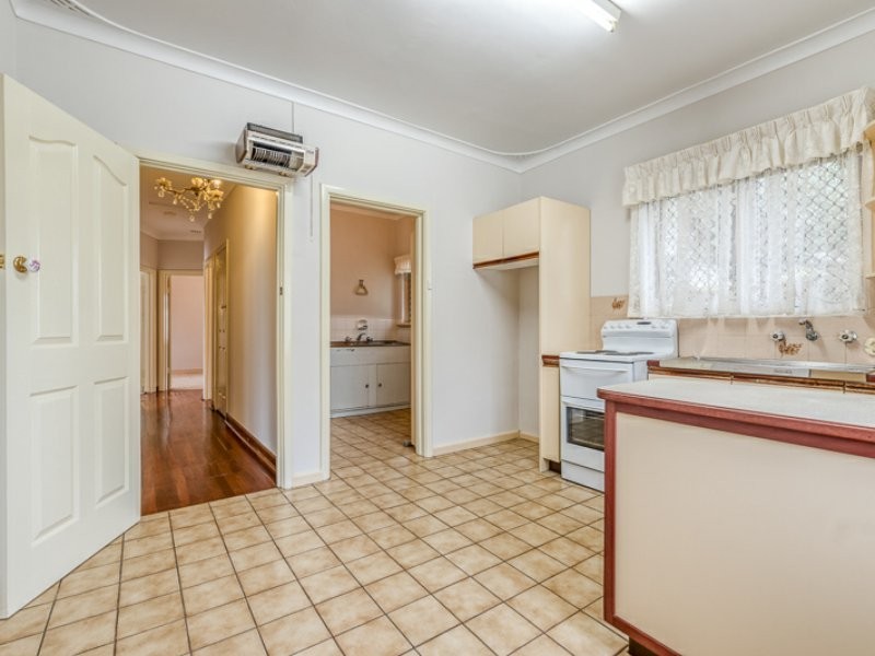 1 Clancy Way, Thornlie WA 6108