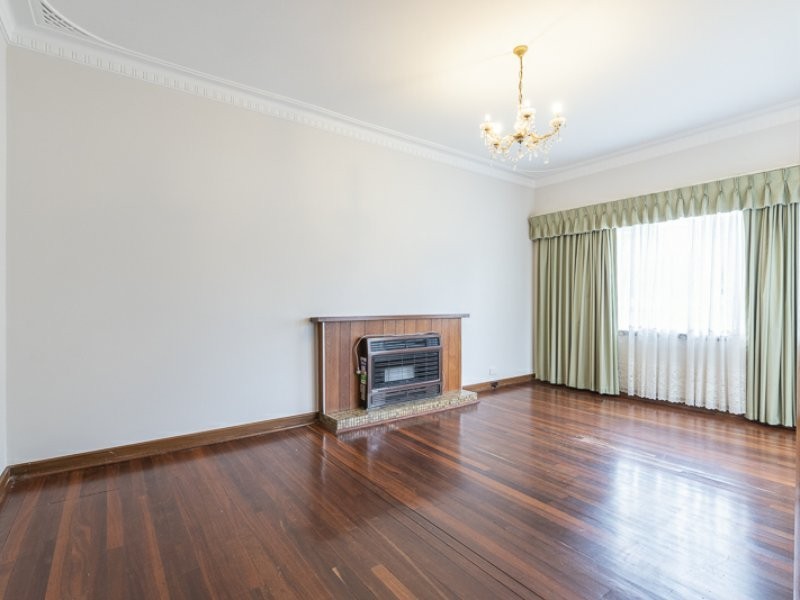 1 Clancy Way, Thornlie WA 6108