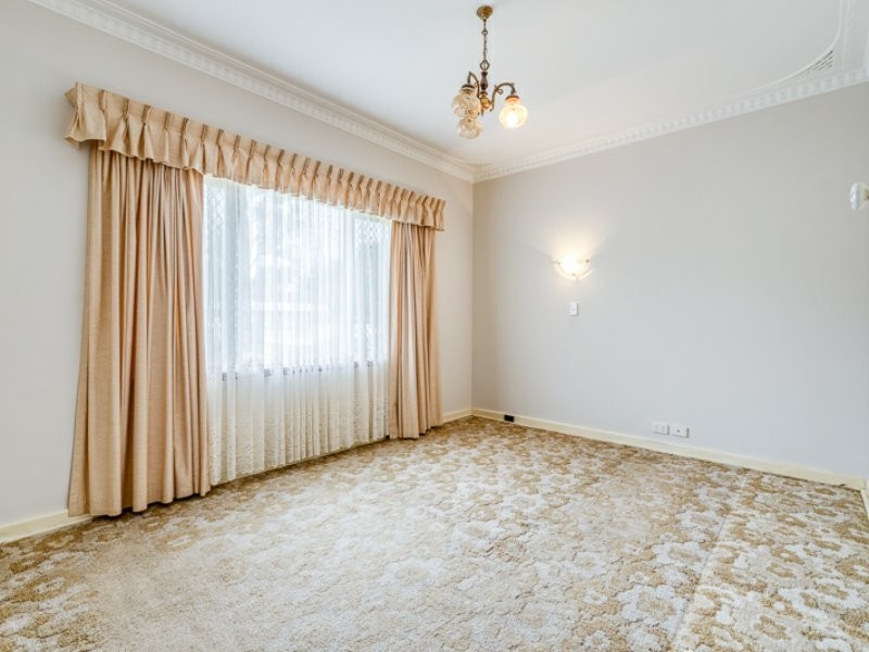 1 Clancy Way, Thornlie WA 6108