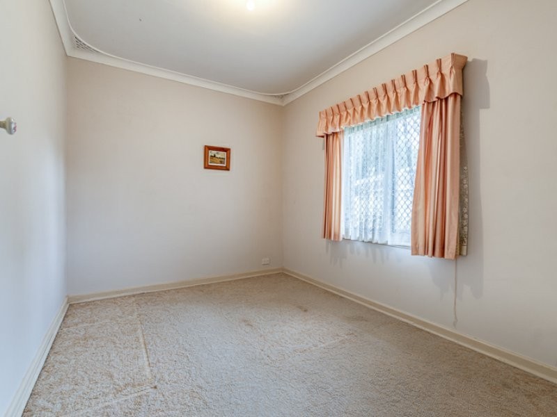 1 Clancy Way, Thornlie WA 6108