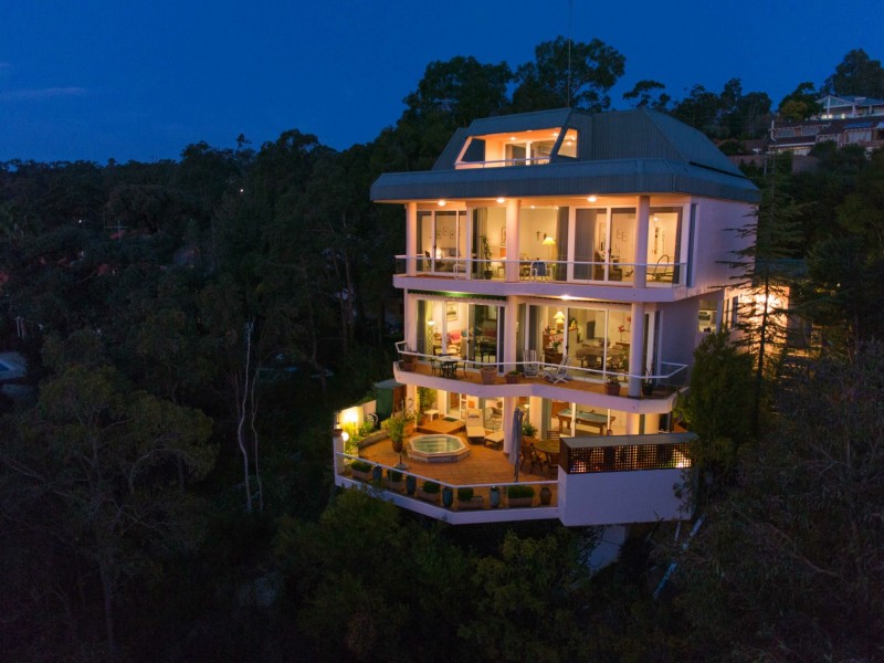 49 Nelson Crescent, Lesmurdie WA 6076