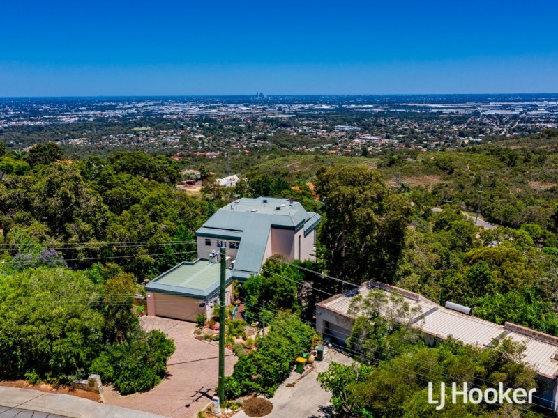 49 Nelson Crescent, Lesmurdie WA 6076