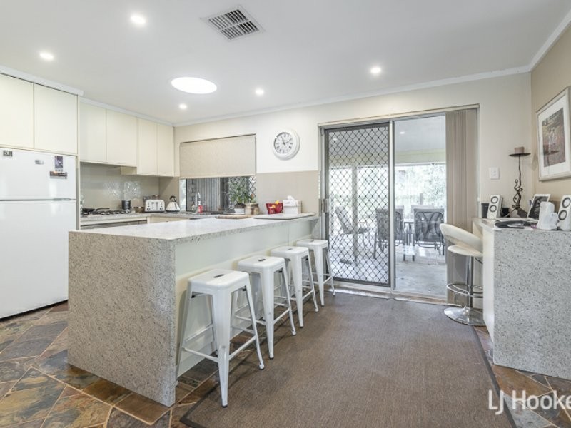 31 Grenadier Drive, Thornlie WA 6108