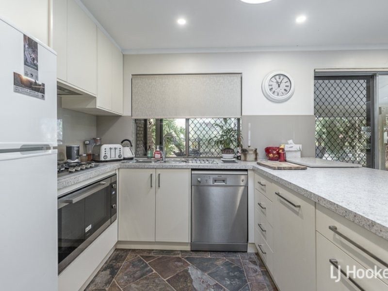 31 Grenadier Drive, Thornlie WA 6108