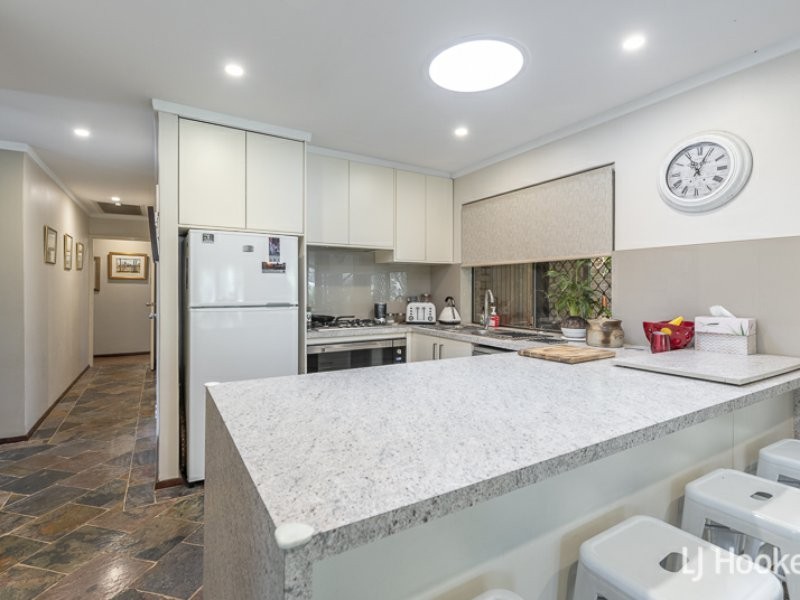 31 Grenadier Drive, Thornlie WA 6108