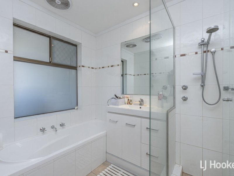 31 Grenadier Drive, Thornlie WA 6108