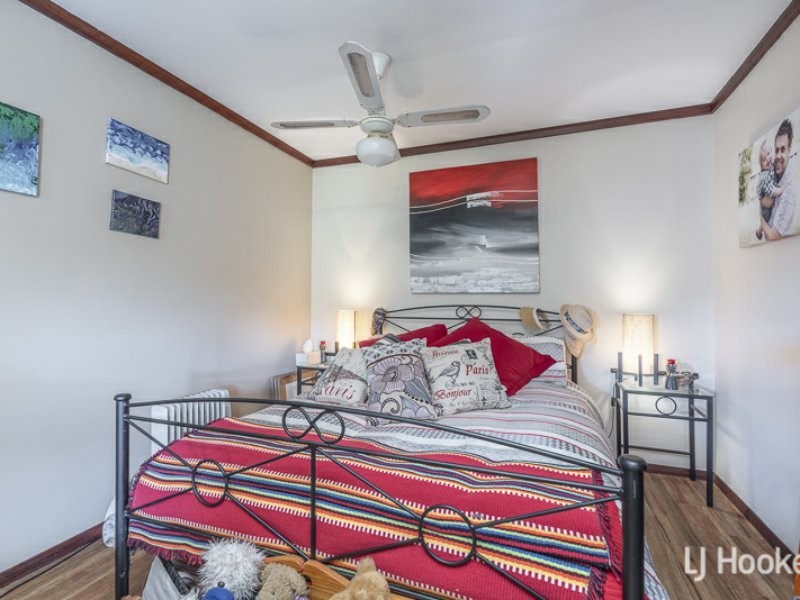 31 Grenadier Drive, Thornlie WA 6108