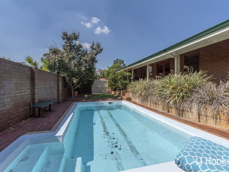 31 Grenadier Drive, Thornlie WA 6108