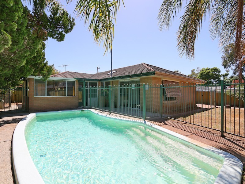 4 Bayham Place, Huntingdale WA 6110