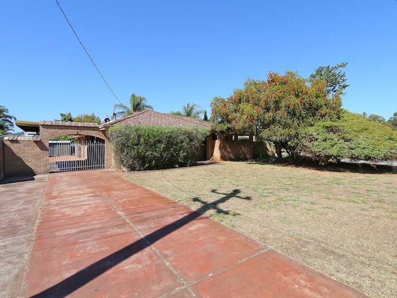 4 Bayham Place, Huntingdale WA 6110