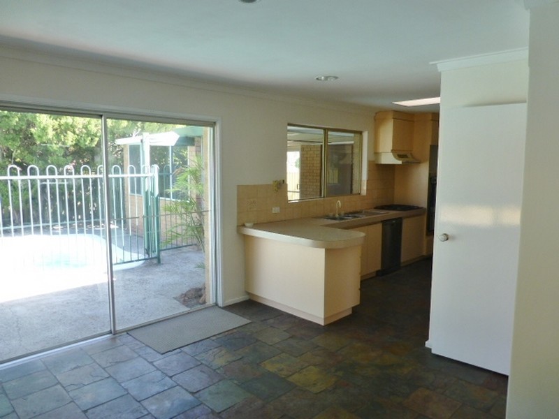 4 Bayham Place, Huntingdale WA 6110