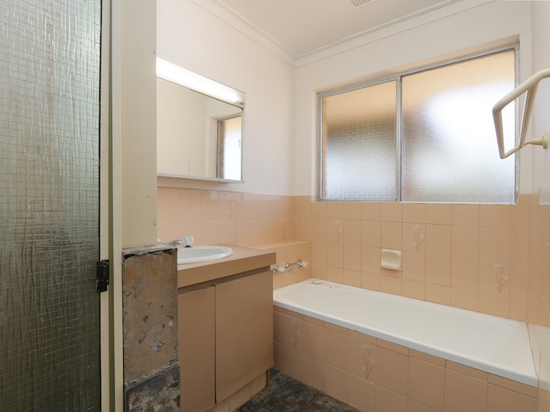 4 Bayham Place, Huntingdale WA 6110