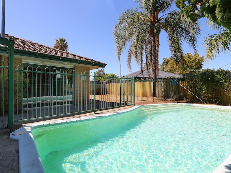 4 Bayham Place, Huntingdale WA 6110