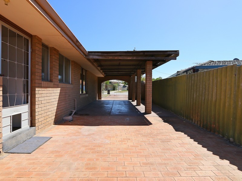 4 Bayham Place, Huntingdale WA 6110