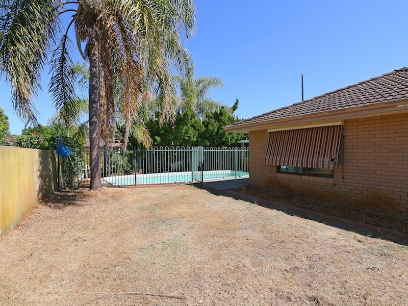 4 Bayham Place, Huntingdale WA 6110