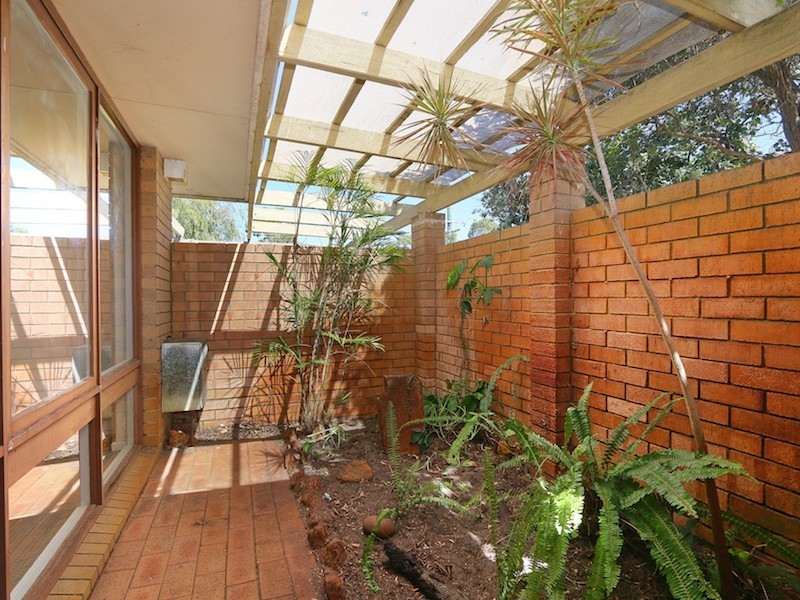 4 Bayham Place, Huntingdale WA 6110