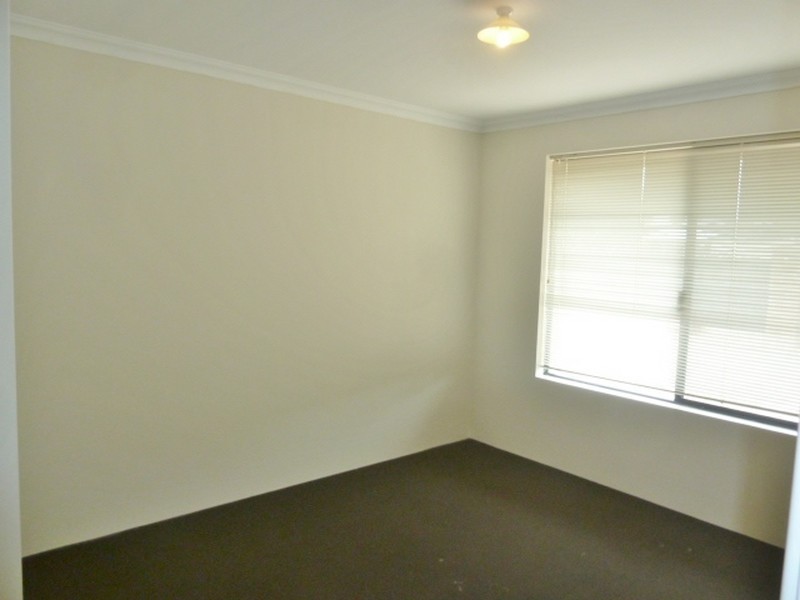 52 Hillhouse Way, Piara Waters WA 6112