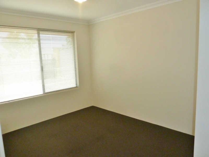 52 Hillhouse Way, Piara Waters WA 6112