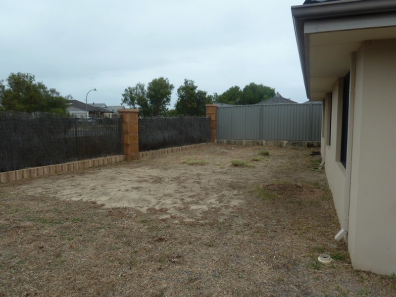 52 Hillhouse Way, Piara Waters WA 6112