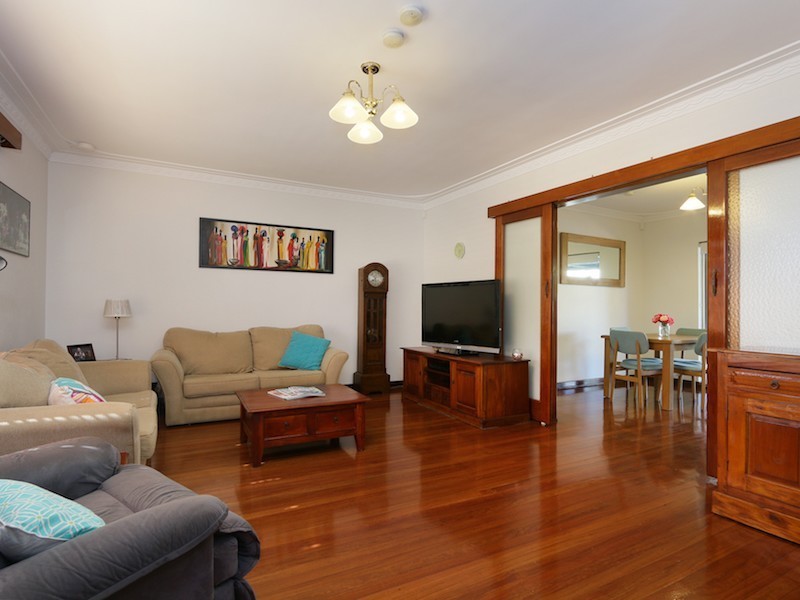 42 Probert Road, Thornlie WA 6108