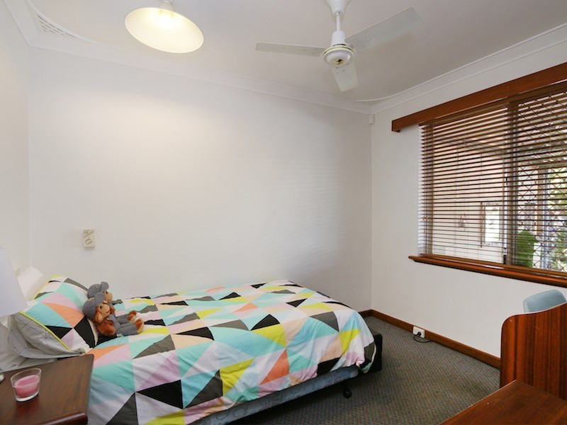 42 Probert Road, Thornlie WA 6108