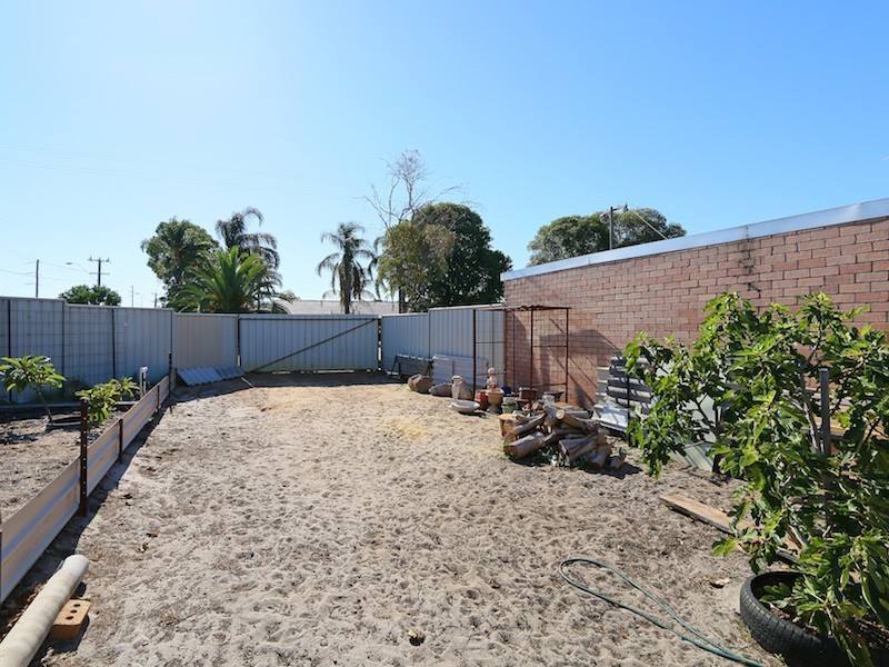 42 Probert Road, Thornlie WA 6108