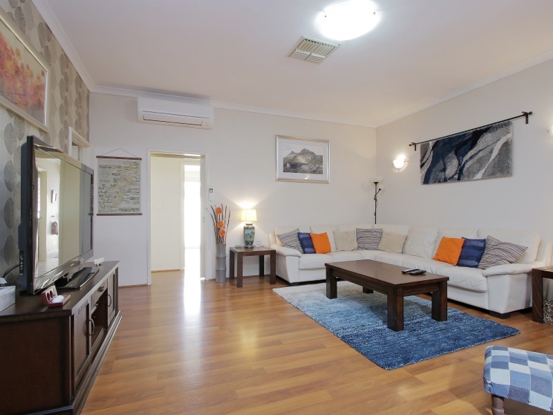 6 Nutbush Court, Thornlie WA 6108