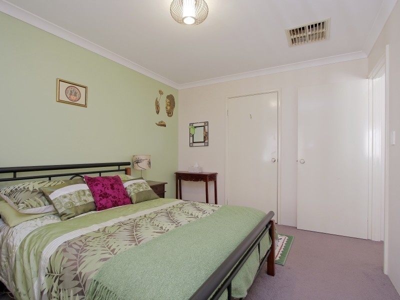 6 Nutbush Court, Thornlie WA 6108