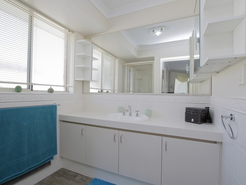 6 Nutbush Court, Thornlie WA 6108