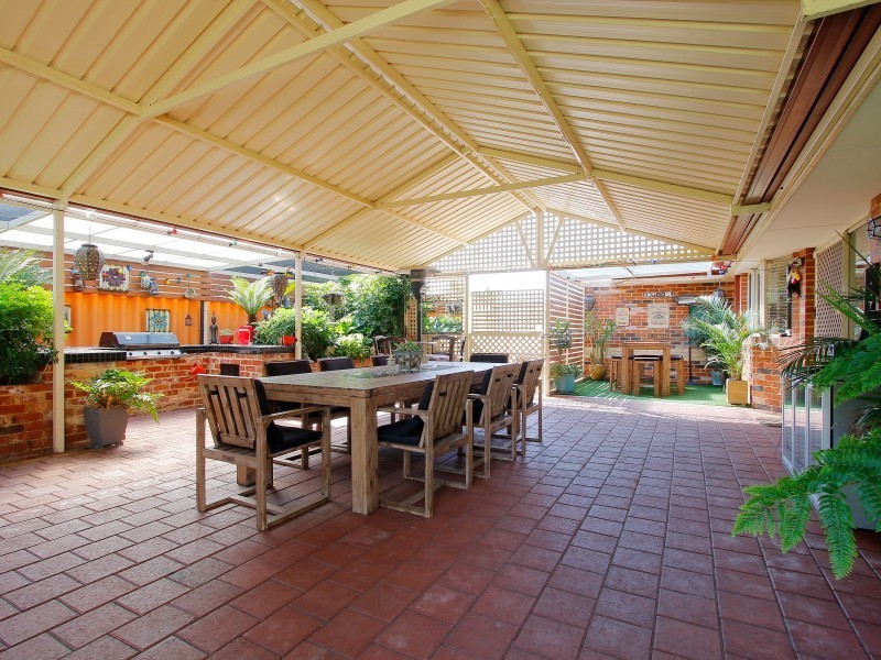 6 Nutbush Court, Thornlie WA 6108