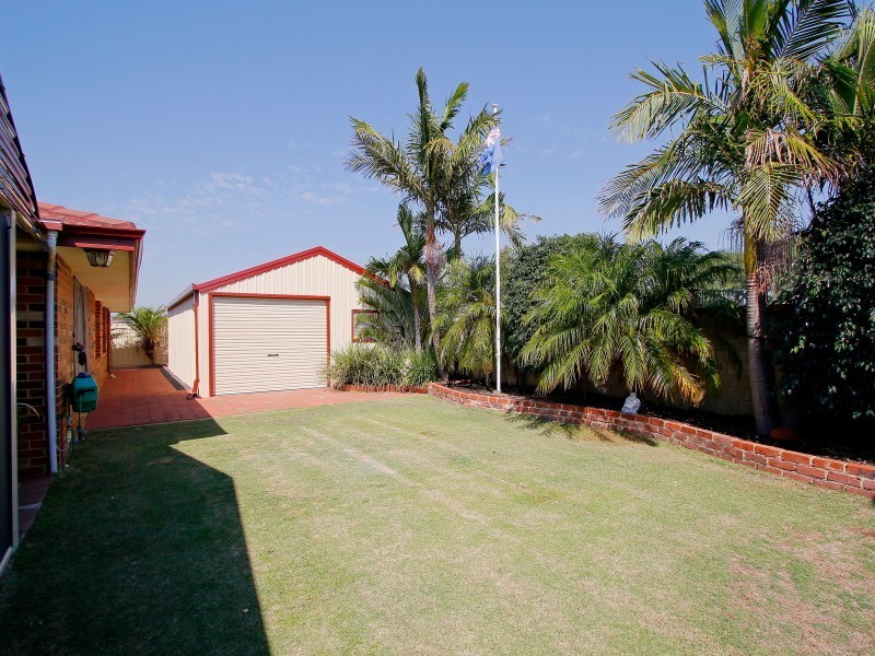 6 Nutbush Court, Thornlie WA 6108
