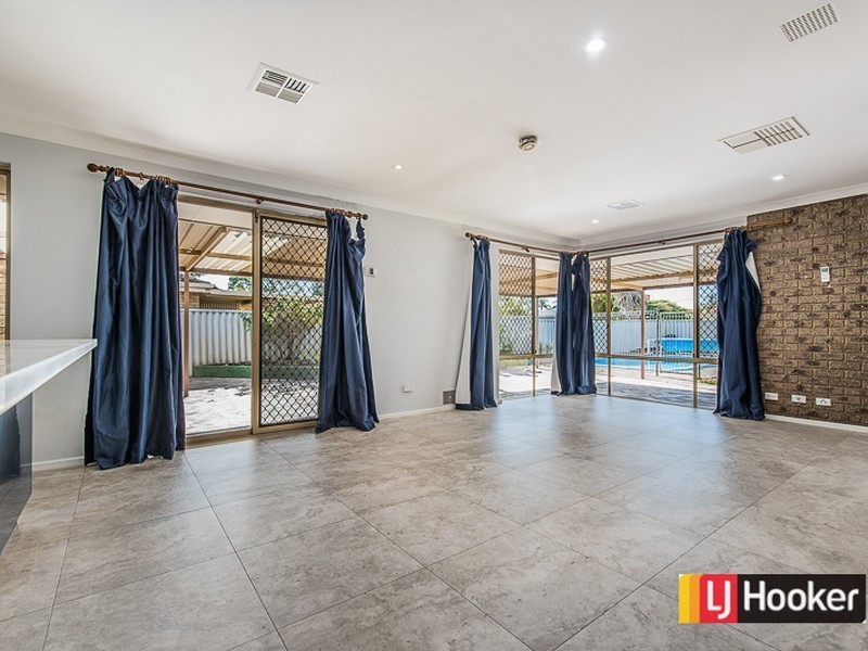 16 Murdoch Road, Thornlie WA 6108