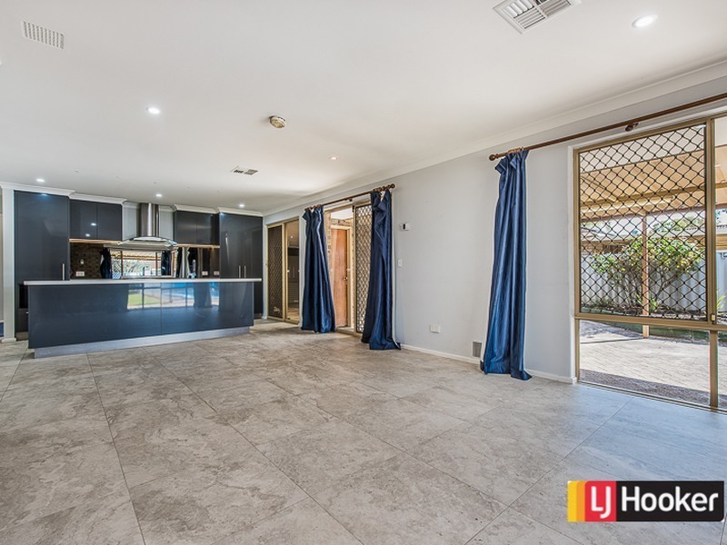 16 Murdoch Road, Thornlie WA 6108