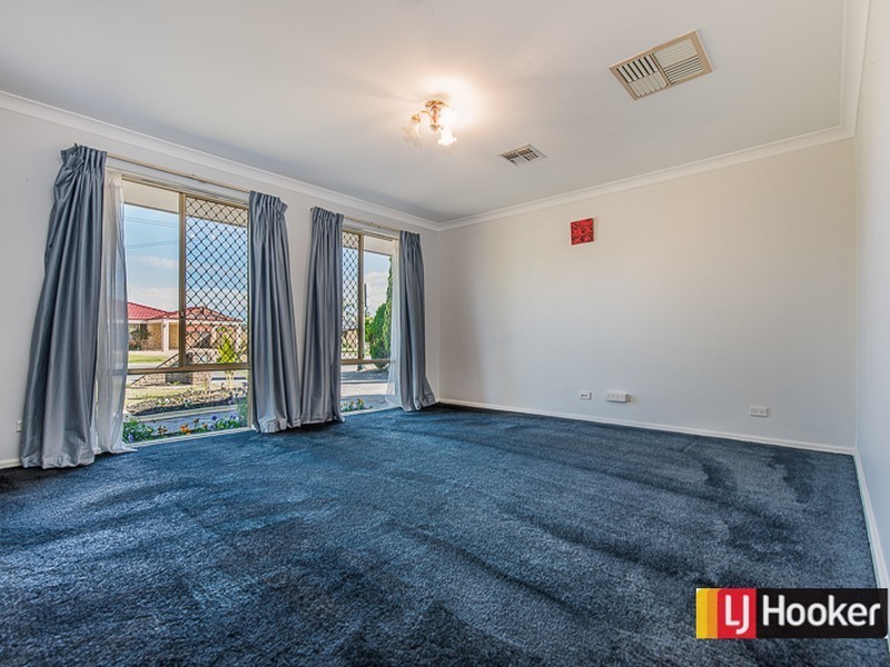 16 Murdoch Road, Thornlie WA 6108