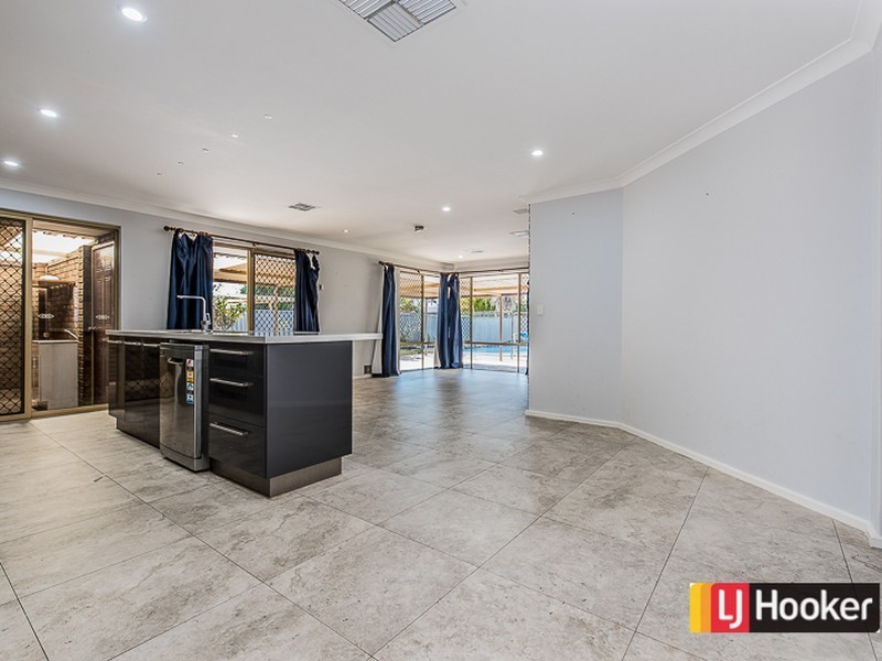 16 Murdoch Road, Thornlie WA 6108