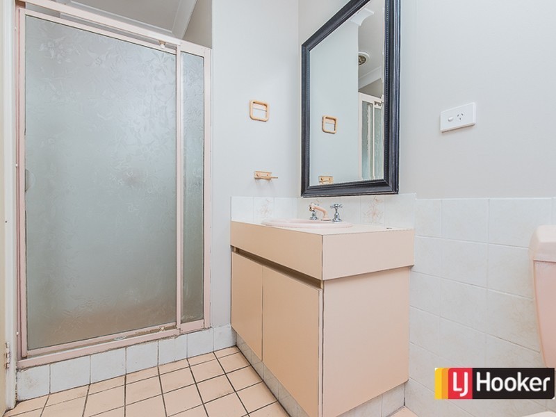 16 Murdoch Road, Thornlie WA 6108