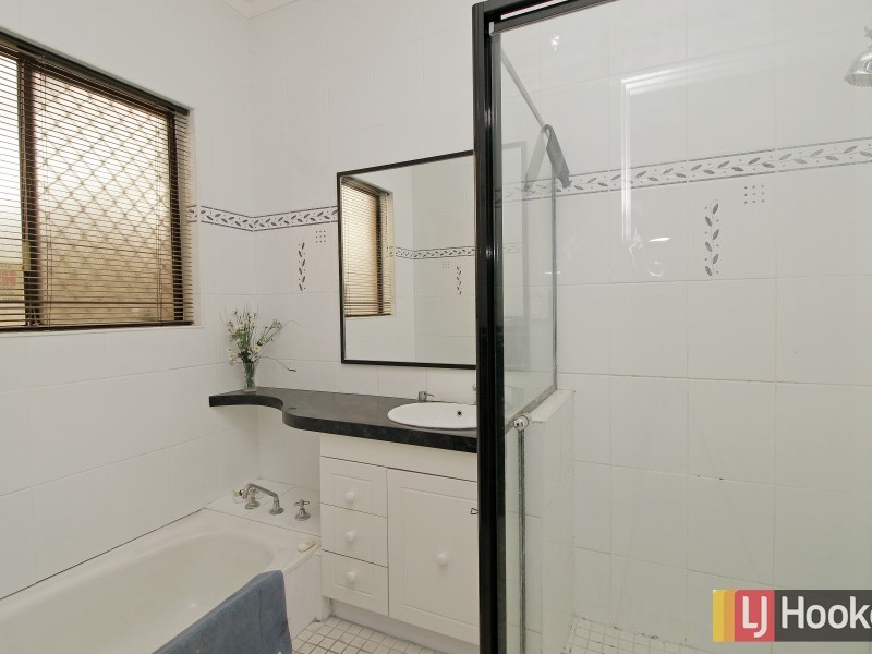 12 Merino Court, Thornlie WA 6108