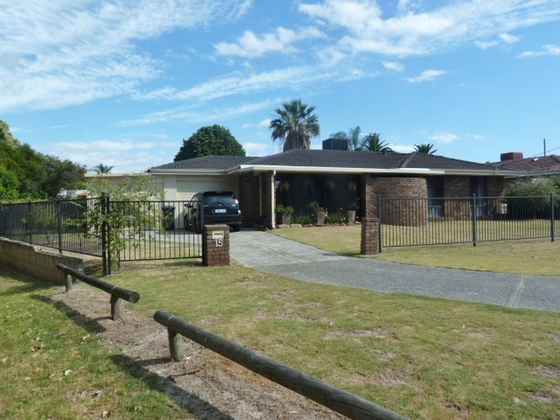 15 Ilford Place, Thornlie WA 6108