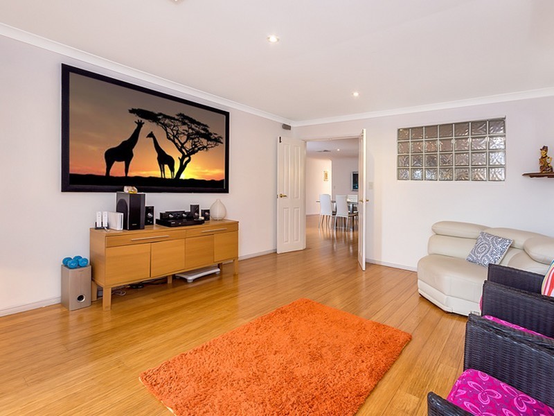 18 Aviemore Green, Canning Vale WA 6155