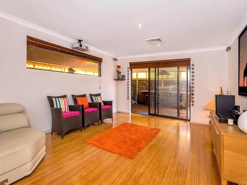18 Aviemore Green, Canning Vale WA 6155