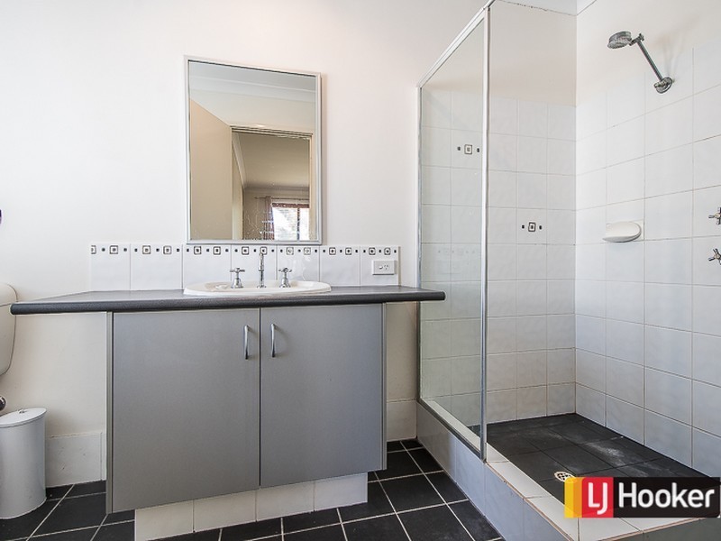 10 Granada Loop, Seville Grove WA 6112