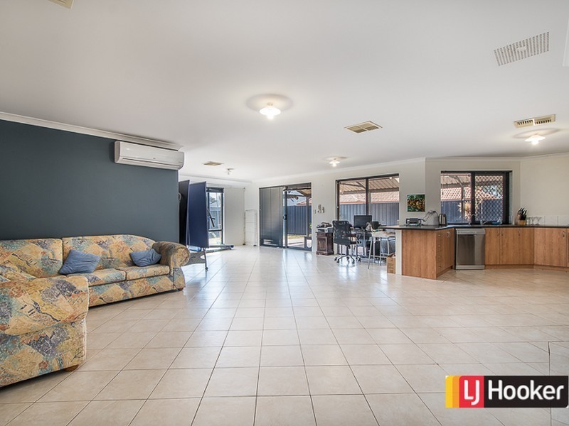 10 Granada Loop, Seville Grove WA 6112
