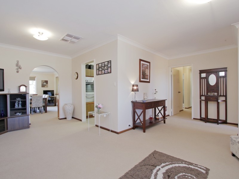 36 Coachwood Way, Maddington WA 6109