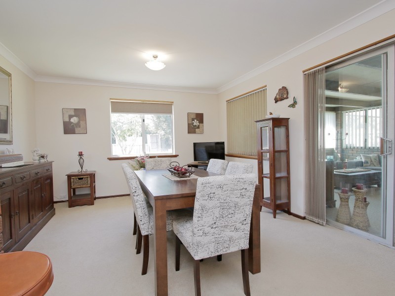 36 Coachwood Way, Maddington WA 6109
