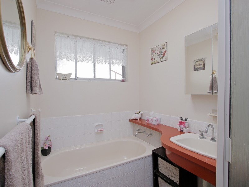 36 Coachwood Way, Maddington WA 6109